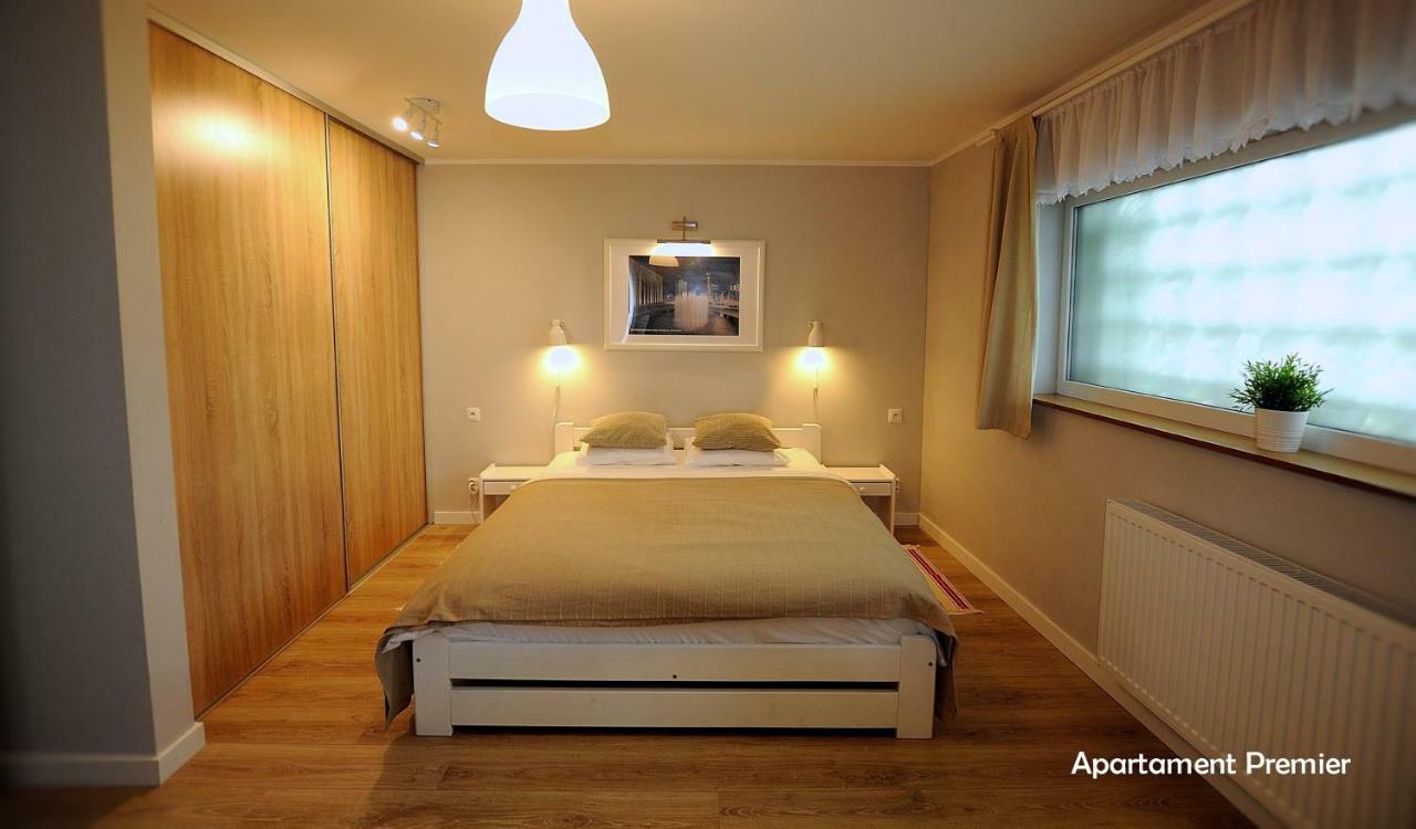 Bialy Dom - 2 Bedrooms Kattowitz Exterior foto