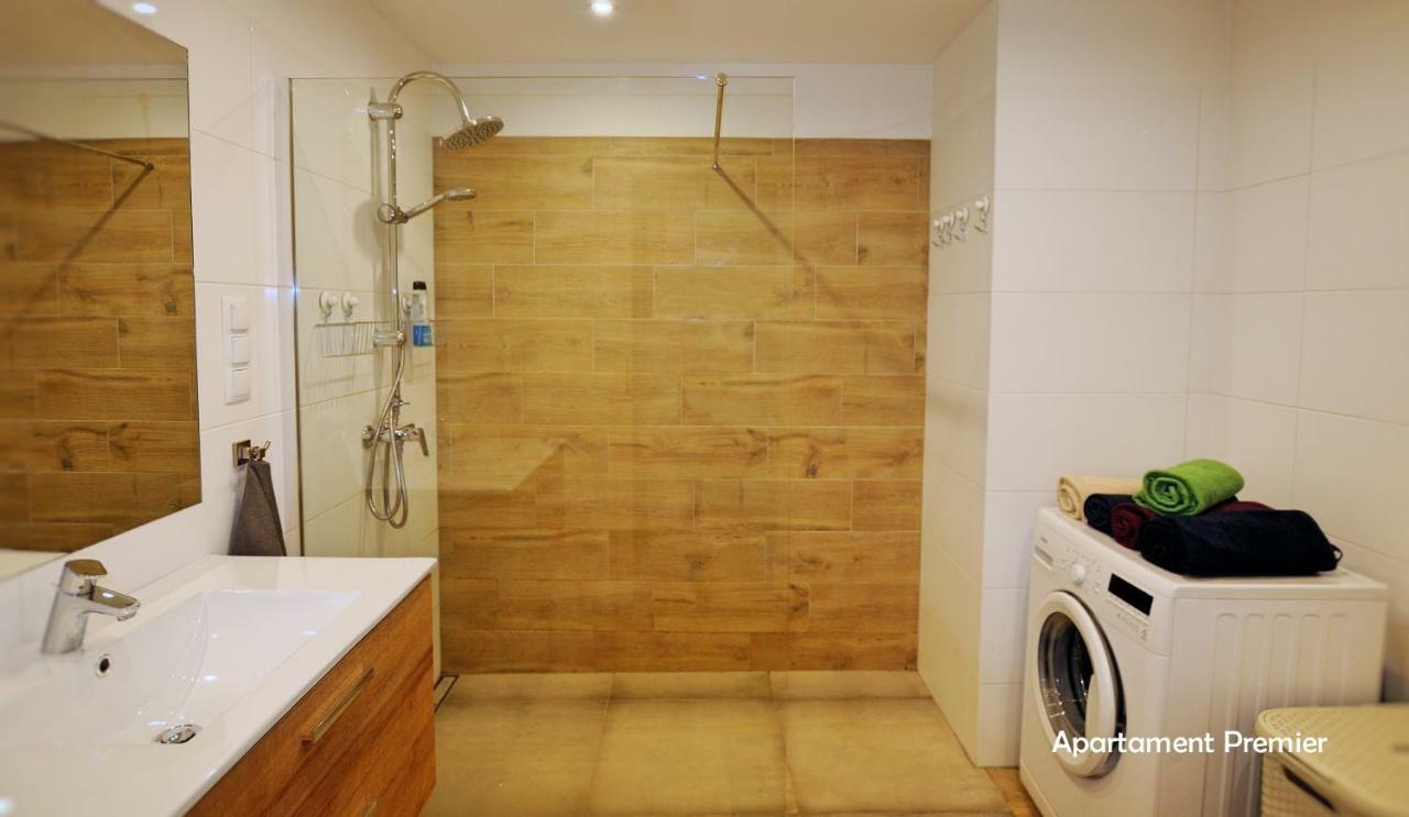 Bialy Dom - 2 Bedrooms Kattowitz Exterior foto